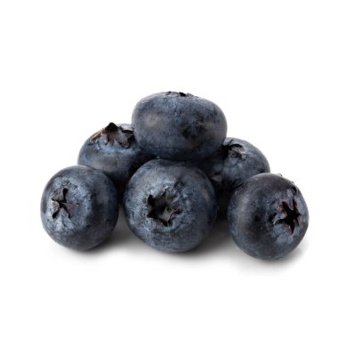 Beyaz bir arka plan üzerinde izole taze yaban mersini