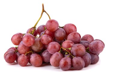 Beyaz arkaplanda izole edilmiş kırmızı üzümler