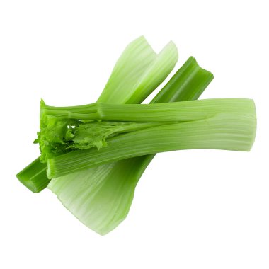 Beyaz arka planda izole edilmiş taze kereviz..