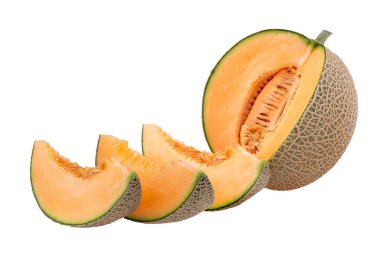Japon kavunları, portakallı kavun ya da kavun dilimlenmiş tohumlar beyaz arka planda izole edilmiş.