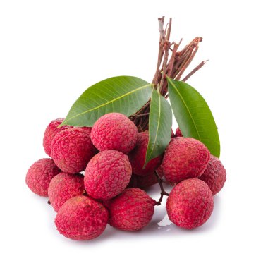 Taze lychees ve yapraklar beyaz bir arka planda izole