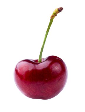 Parlak derili olgun kırmızı kirazlar beyaz arkaplanda izole edilmiş