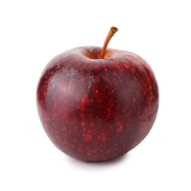 Beyaz arka planda izole edilmiş canlı derili taze ve sulu kırmızı elma