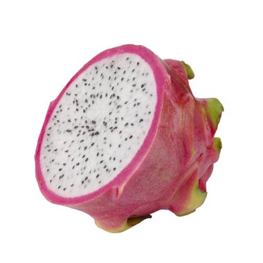 Taze ejderha meyvesi bütün, yarım kesilmiş ve beyaz arka planda izole edilmiş dilimler.