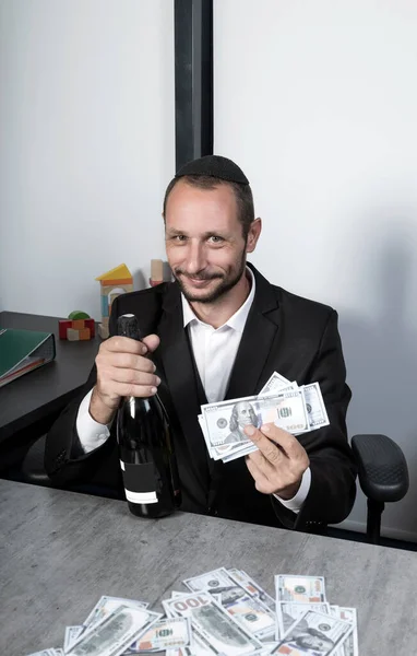 Judeu Israelense Empresário Escritório Celebrar Sucesso Com Champanhe Homem Judeu — Fotografia de Stock