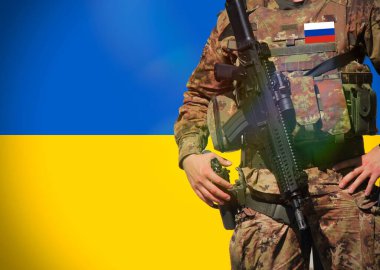 Geçmişi Rus Askeri olan Ukrayna bayrağı .