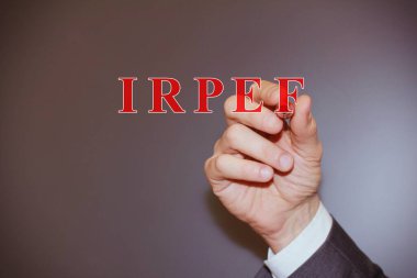 İş adamı el yazısı IRPEF İtalyan vergisi