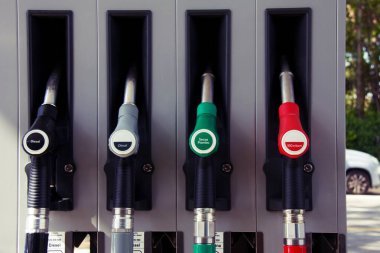 16 Mayıs 2023, Floransa, İtalya, Yakıt, petrol, benzin ve mazotlu istasyon, Yakıt pompası .