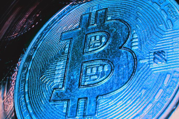 Макропредставление пачки золотых биткойнов