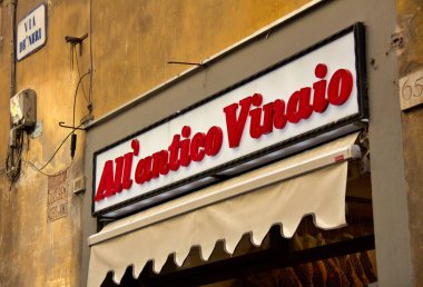 Florence, 24 Ocak 2024, Antico Vinaio 'nun ünlü panini dükkanı. İlk dükkan Via dei Neri 'de açıldı. 