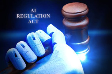 Yapay zeka yasası ve yasal hukuk düzenlemelerinin online teknolojisini tasvir eden hukuki ikonlarıyla avukatlık bürosunda avukatlık araçları kullanan robot el tarafından gösterilen yapay zeka ile ilgili hukuk kavramı