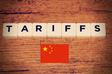 ABD 'nin 2025 yılında Çin Bayrağı ile artan ithalat tarifeleri politikası