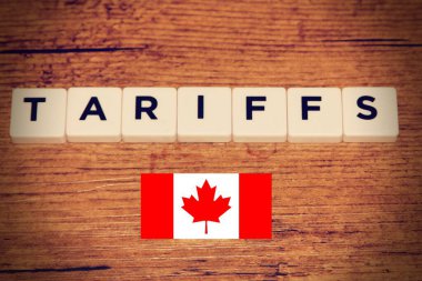 Amerika Birleşik Devletleri 'nin 2025 yılında Kanada Bayrağı ile artan ithalat tarifeleri politikası