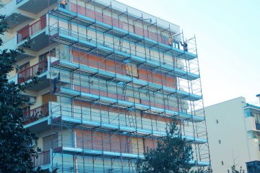 İtalya 'da bir binanın dış inşaatında çekilmiş..