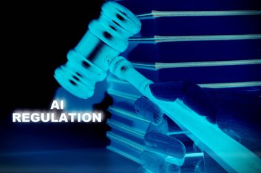 Üzerine yapay zeka ve hukukun kesişimini sembolize eden ve teknolojinin hukuki etkilerini vurgulayan 