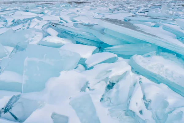 緑の破壊浮遊氷の湖 バイカルロシア冬の自然景観の背景 — ストック写真