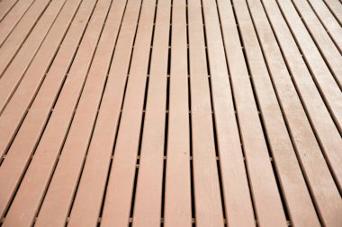 zemin ahşaptan yapılmış.