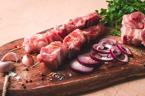Raw Pork Meat Wooden Sticks Pickled Kebab Spices Top View — Stockfoto