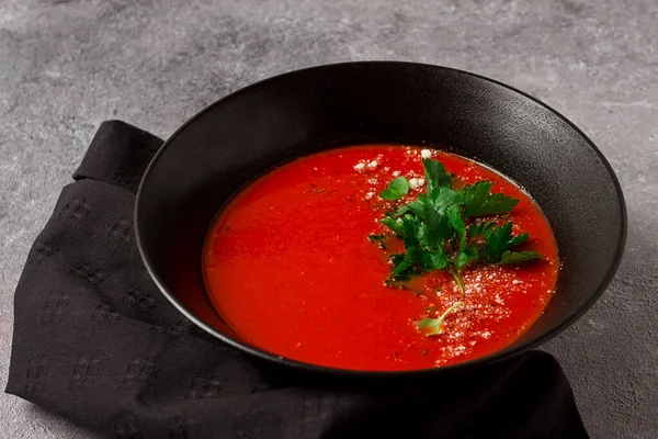 Zupa Pomidorowa Ziołami Przyprawami Domowej Roboty Bez Ludzi — Zdjęcie stockowe