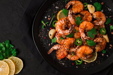 Fried shrimp, headless, with spices, grilled, homemade, no people,