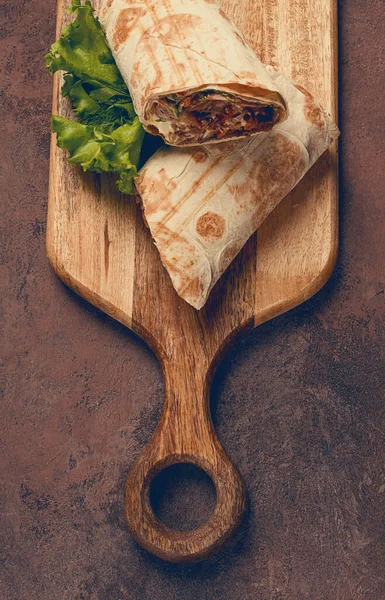 Shawarma Schneiden Stück Auf Einem Schneidebrett Nahaufnahme — Stockfoto