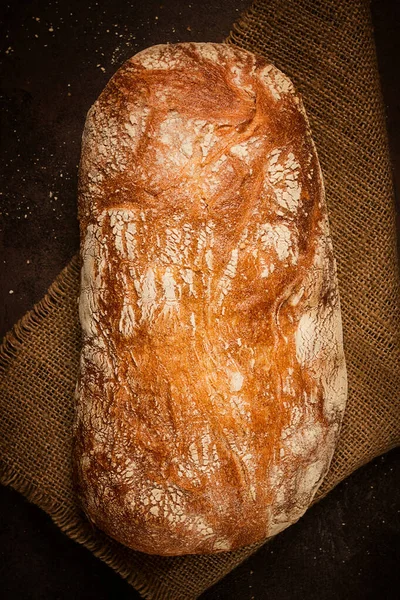 新鮮な全粒穀物パン トップビュー 人なし — ストック写真