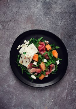 Salata, jambonlu kavun, roka ve peynir, yaz salatası, vejetaryen, ev yapımı, insan yok.,