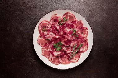 Dilimlenmiş jambon, prosciutto, İtalyan yemeği, lezzet, parma jambonu, üst manzara, insan yok.,