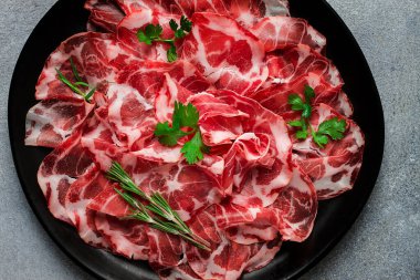 Dilimlenmiş jambon, prosciutto, İtalyan yemeği, lezzet, parma jambonu, üst manzara, insan yok.,