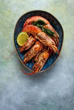 Kızarmış Langoustines, Avustralya, kireç ve otlar, baharatlar, ev yapımı, insan yok.,