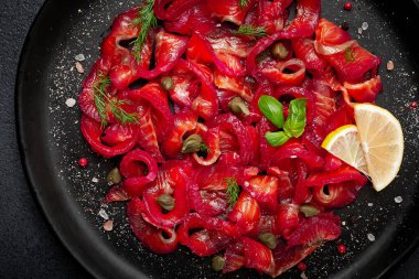 Pancar, İskandinav çerezi, pancar gravlax, hafif tuzlu balık, ev yapımı, insan yok.,