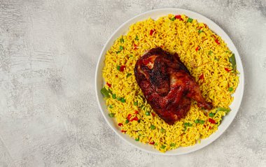 Kabsa, tavuklu pilav, Suudi Arabistan yemeği, ulusal yemek, ev yapımı, insan yok.,