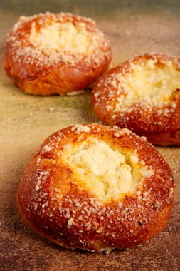 Süzme peynirli çörek, hamur işi, peynirli kek, insan yok.,