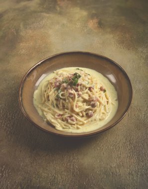 spagetti carbonara, krema soslu spagetti, pancetta, ev yapımı, insan yok.,