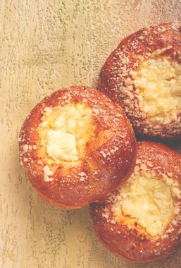 Süzme peynirli çörek, hamur işi, peynirli kek, insan yok.,