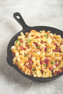 macaroni with cheese and bacon, baked, homemade, no people, clipart