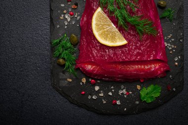 Pancar, İskandinav çerezi, pancar gravlax, hafif tuzlu balık, ev yapımı, insan yok.,