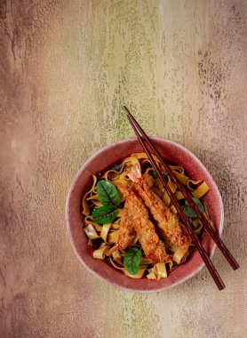 Tempuralı Udon eriştesi, Japon mutfağı, ev yapımı, insan yok.,