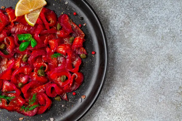 Pancar, İskandinav çerezi, pancar gravlax, hafif tuzlu balık, ev yapımı, insan yok.,