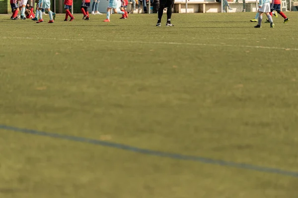 ガリシアの子供サッカーリーグのトレーニングゲーム — ストック写真