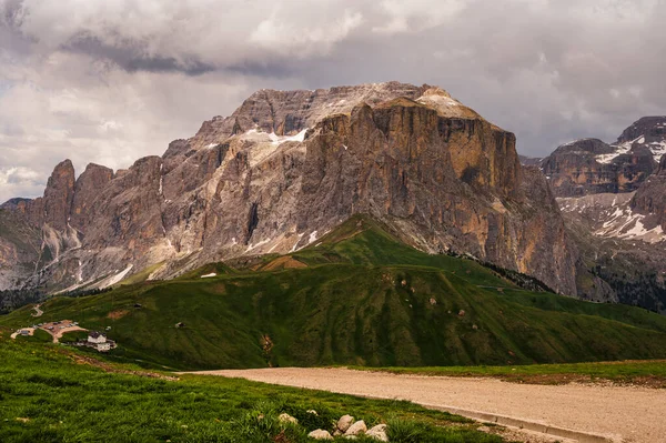 Alpine Landscape Walking Passo San Pellegrino Fuciade Refuge North Italy — стоковое фото