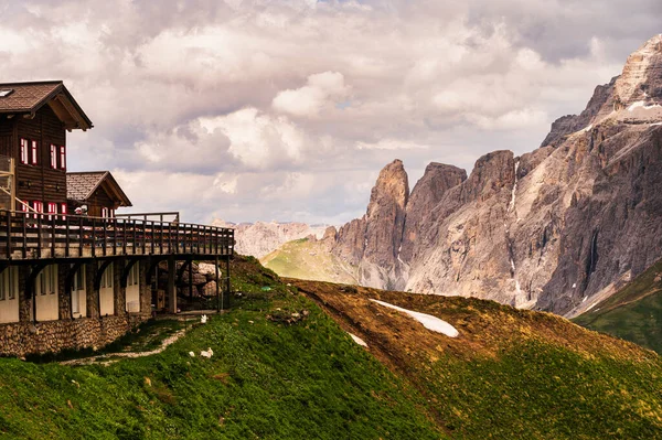 Wooden Small Cabins Italian Dolomite Alps Mountains — Fotografia de Stock