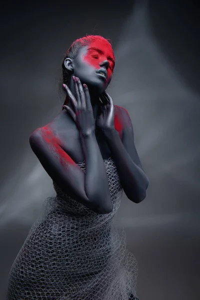 Σύγχρονη Τέχνη Neon Γκρο Πλαν Πορτρέτο Μιας Νεαρής Γυναίκας Κόκκινο — Φωτογραφία Αρχείου