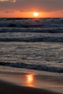 gün batımında Baltık Denizi