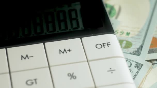 Amerykańskie Dolary Stole Obok Kalkulatora Makro Się Zamyka Pojęcie Rachunkowości — Wideo stockowe