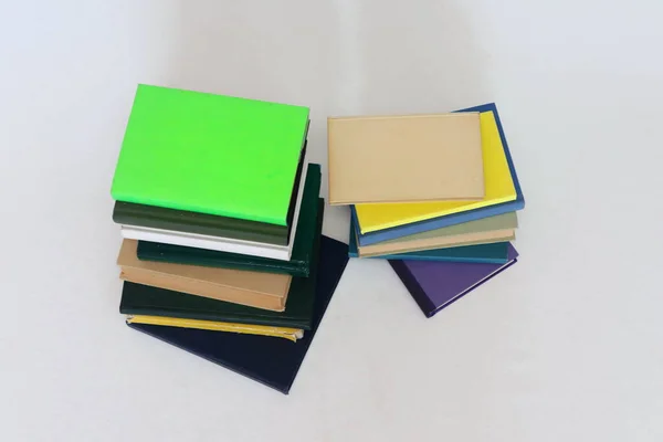 Stapel Von Büchern Gebundenen Büchern Und Anderen Gegenständen — Stockfoto