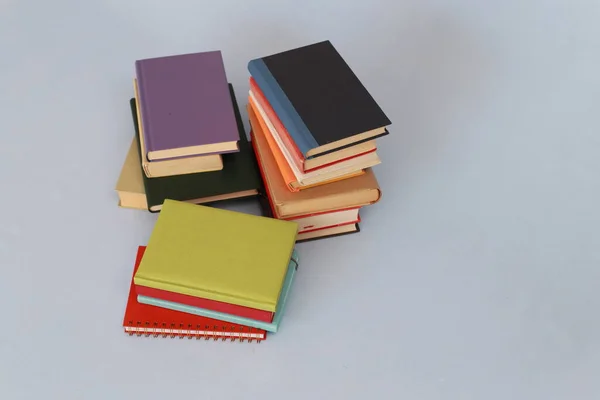 Stapel Bücher Auf Weißem Hintergrund Draufsicht — Stockfoto