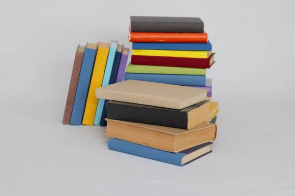 Stapel Von Büchern Auf Weißem Hintergrund Bildung Schule Bibliothek Buchen — Stockfoto