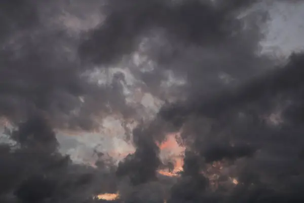 Όμορφος Ουρανός Σύννεφα Και Ήλιο — Φωτογραφία Αρχείου