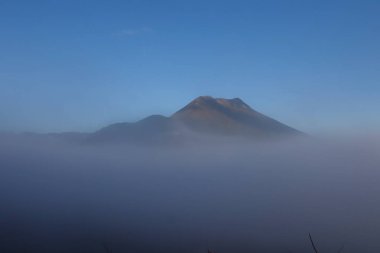 Sisteki dağ zirvesi